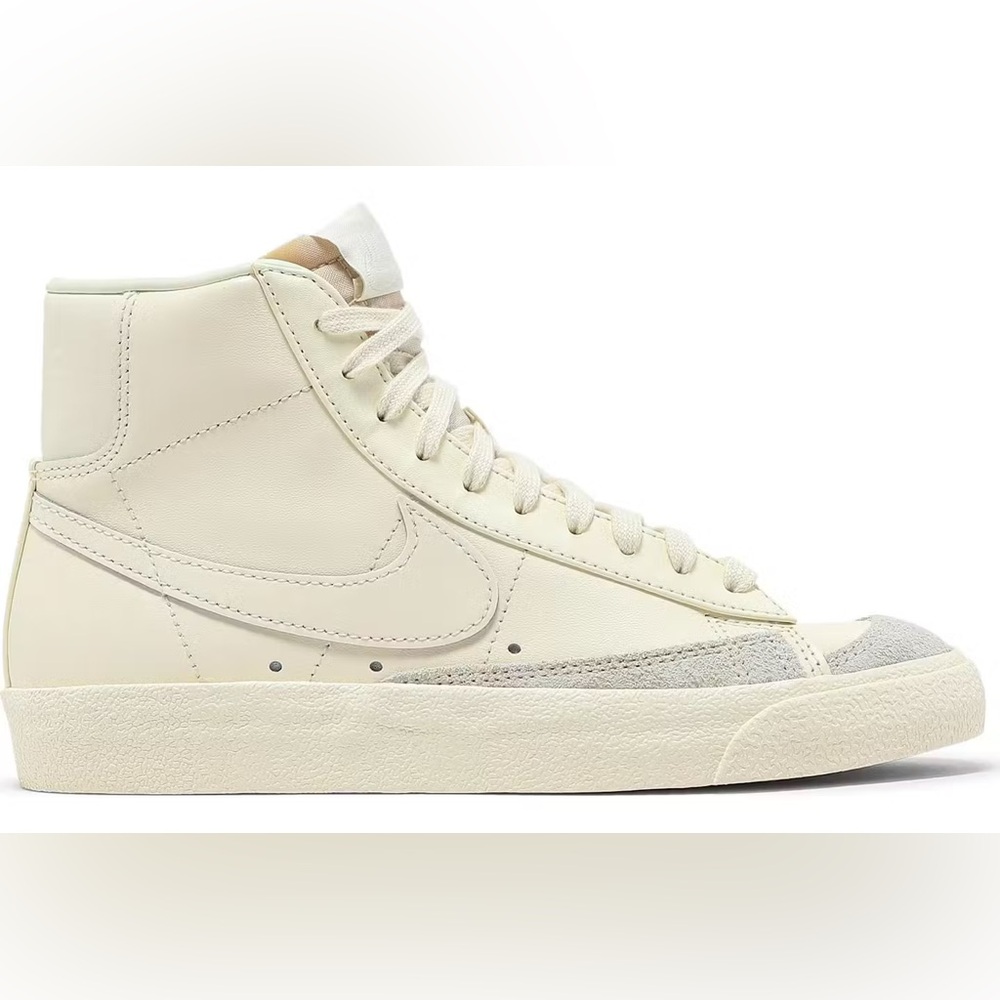 Nike Blazer Mid 77
Coconut Milk (Women's)